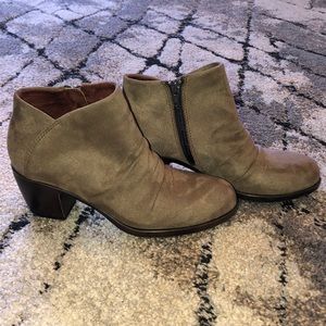 Women’s b.o.c. Lorelei taupe booties